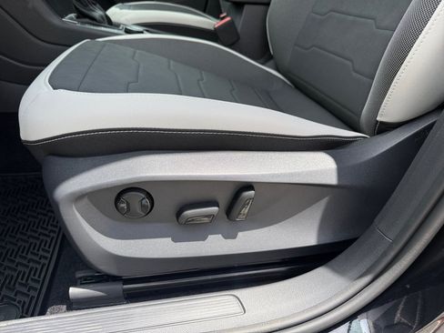 New 2026 Volkswagen Taos SE AWD/4WD image 30