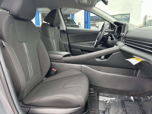Used 2026 Hyundai Elantra Hybrid FWD image 28