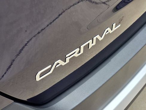 New 2026 Kia Carnival EX FWD image 8