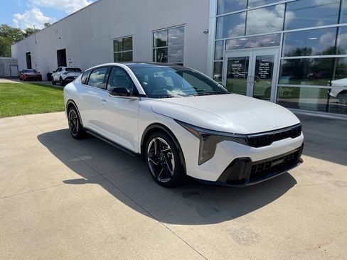 New 2026 Kia K4 GT-Line FWD image 1