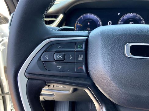 Used 2025 Jeep Grand Cherokee L Laredo w/ Luxury Tech Group I RWD image 24
