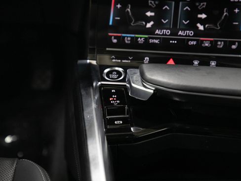 Used 2024 Audi Q8 e-tron Premium Plus w/ Premium Plus Package AWD/4WD image 21