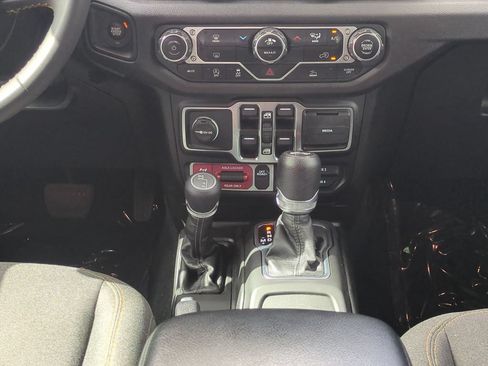 Used 2024 Jeep Wrangler Unlimited Sport AWD/4WD image 20