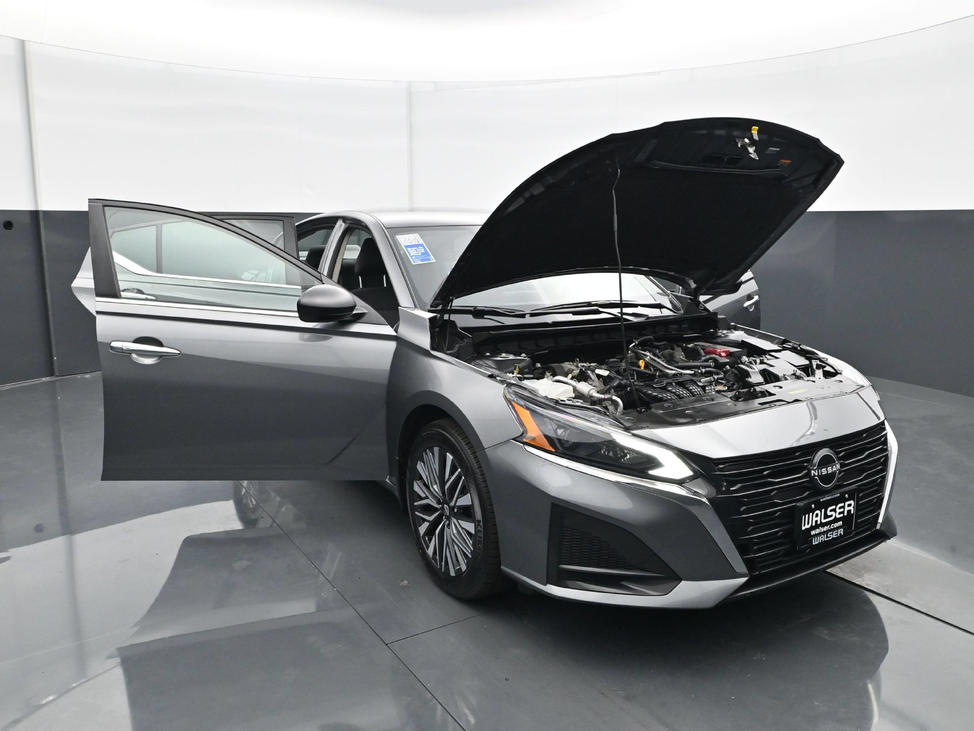 Used 2024 Nissan Altima 2.5 SV AWD/4WD image 35