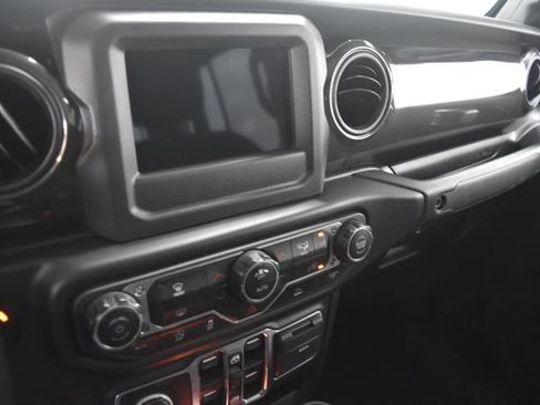 Certified 2022 Jeep Gladiator Sport image 15