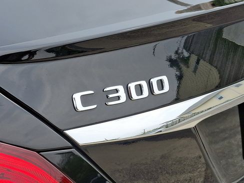 Used 2018 Mercedes-Benz C 300 4MATIC Sedan image 30