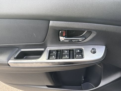 Used 2015 Subaru Crosstrek 2.0i Premium w/ Moonroof Package image 17