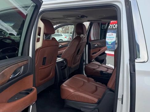 Used 2016 Cadillac Escalade ESV Premium image 18
