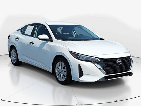 Used 2025 Nissan Sentra S FWD image 2