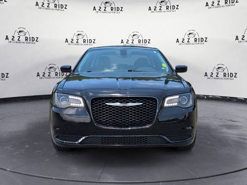Used 2019 Chrysler 300 Touring w/ Sport Appearance Package AWD/4WD image 2