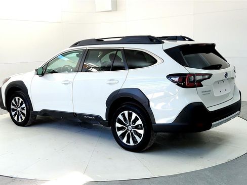 Used 2023 Subaru Outback Limited image 4