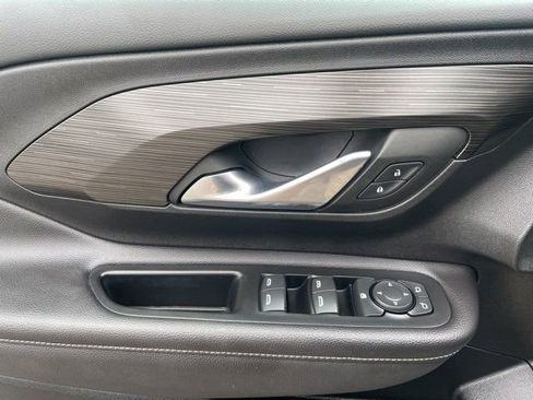 Used 2022 GMC Terrain SLE image 18