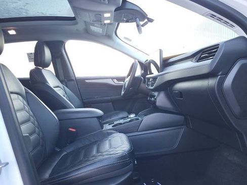 Used 2023 Ford Escape SE w/ PHEV Premium Package image 13