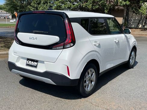 Used 2024 Kia Soul LX w/ Option Group 015 FWD image 8