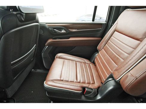 Used 2024 GMC Yukon XL Denali Ultimate image 12