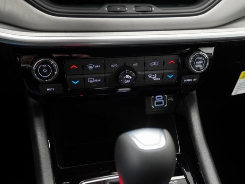 New 2026 Jeep Compass Limited image 23