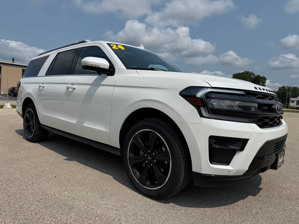 Used 2024 Ford Expedition Max Limited AWD/4WD image 3