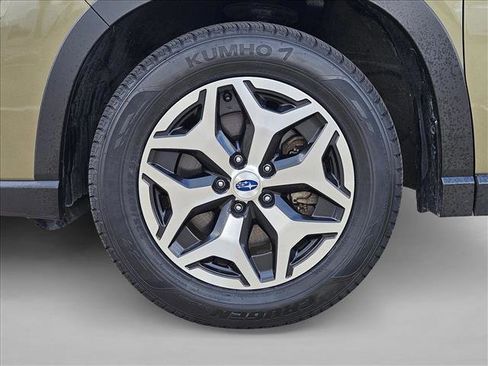 Used 2024 Subaru Forester Premium image 24
