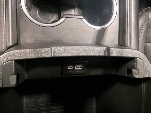 Used 2023 Chevrolet Tahoe Z71 w/ Luxury Package image 28