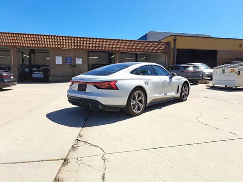 Used 2023 Audi e-tron GT Premium Plus image 3