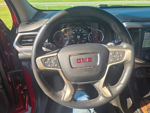Used 2019 GMC Acadia Denali w/ Technology Package FWD image 12