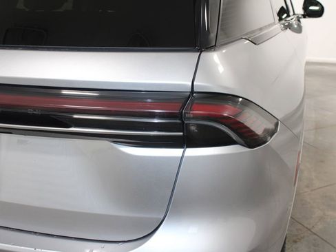 Used 2024 Lincoln Nautilus Reserve image 13