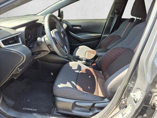 Used 2024 Toyota Corolla SE w/ SE Premium Package FWD image 17