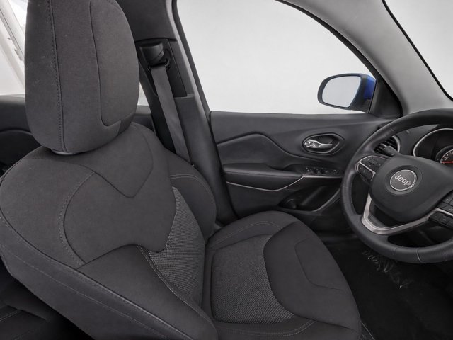 Used 2019 Jeep Cherokee Latitude w/ Popular Appearance Group FWD image 24