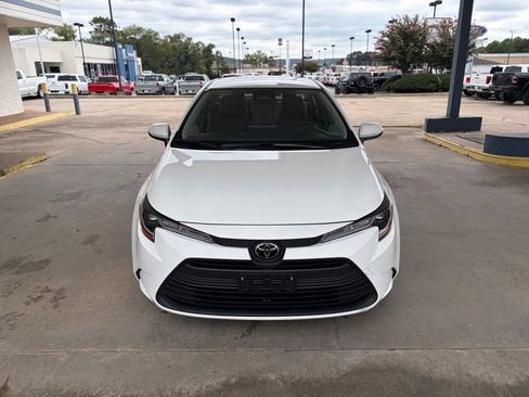 Used 2026 Toyota Corolla LE FWD image 2