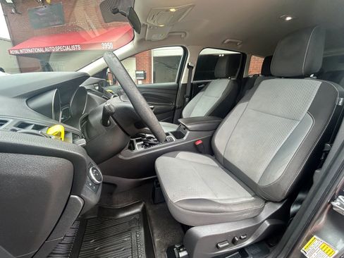Used 2018 Ford Escape SE w/ SE Sync 3 Package image 10