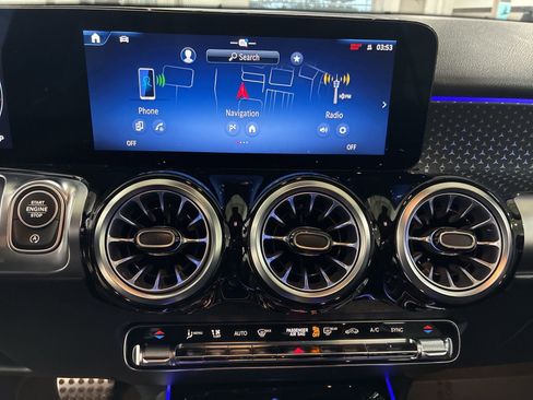 Used 2025 Mercedes-Benz GLB 250 GLB 250 image 16