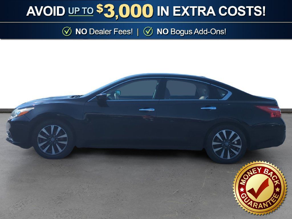 Used 2017 Nissan Altima 2.5 SV w/ Interior Lighting Package FWD image 2