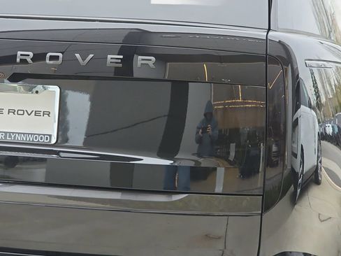 New 2026 Land Rover Range Rover SE image 36