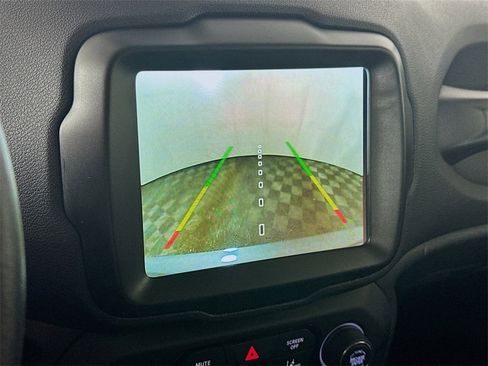 Used 2022 Jeep Renegade Latitude w/ Convenience Group image 20