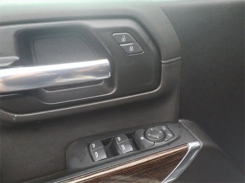 Used 2023 GMC Sierra 2500 SLE w/ SLE Value Package; image 10