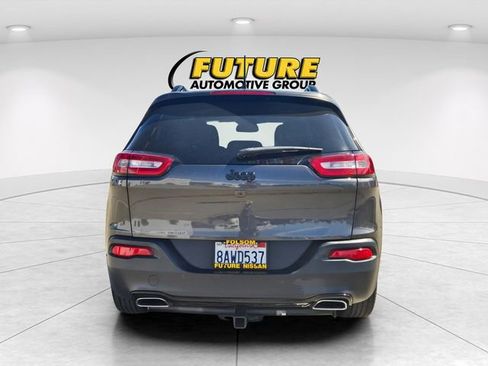 Used 2018 Jeep Cherokee Latitude w/ Altitude Package image 5