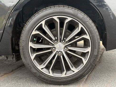 Used 2018 Toyota Corolla LE FWD image 16