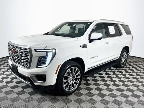 Used 2025 GMC Yukon Denali AWD/4WD image 4