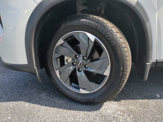 Used 2025 Nissan Rogue SV w/ SV Premium Package AWD/4WD image 37