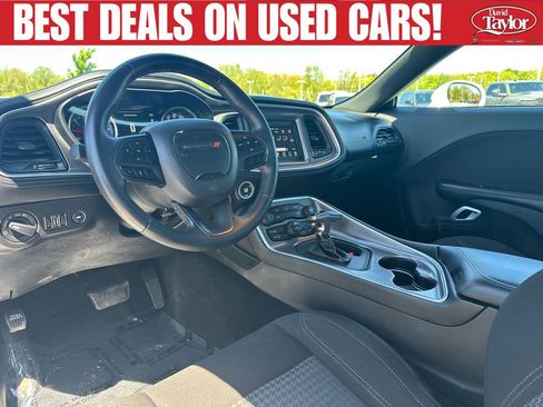 Used 2021 Dodge Challenger SXT RWD image 12