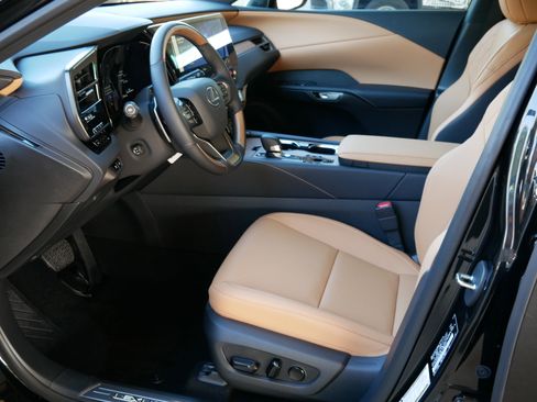 New 2026 Lexus RX 450h AWD image 4