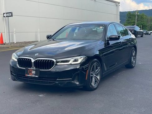 Used 2022 BMW 530i xDrive w/ Premium Package AWD/4WD image 2