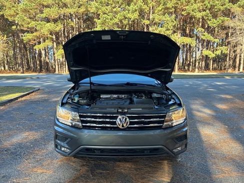 Used 2020 Volkswagen Tiguan SEL image 19