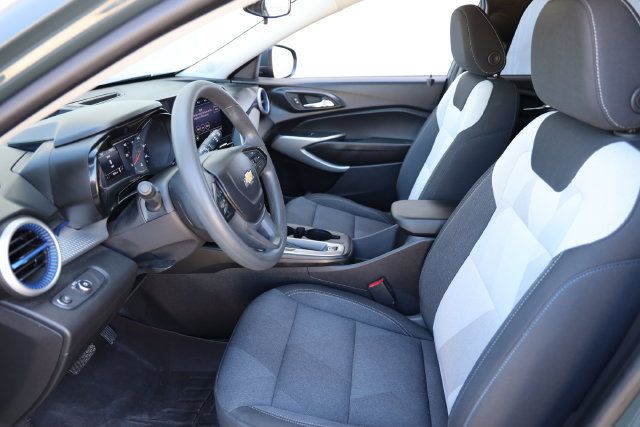 Used 2025 Chevrolet Trax LS w/ LS Convenience Package FWD image 10