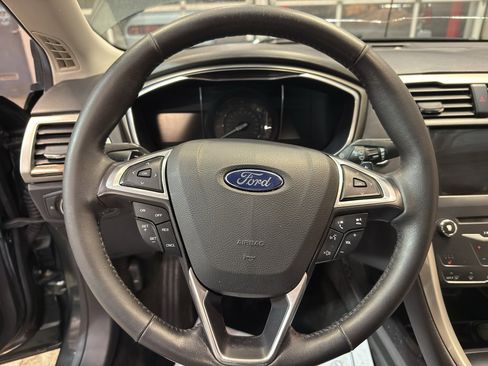 Used 2015 Ford Fusion SE w/ Equipment Group 202A image 16