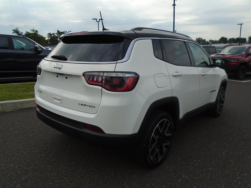 Certified 2018 Jeep Compass Limited w/ Navigation Group AWD/4WD image 3
