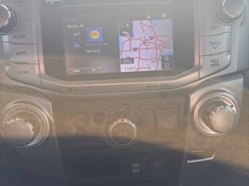 Used 2016 Toyota 4Runner SR5 AWD/4WD image 11