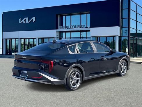 New 2025 Kia K4 LXS image 6
