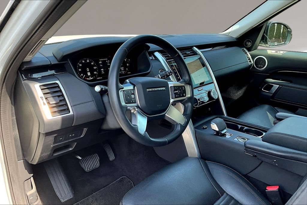Used 2024 Land Rover Discovery S AWD/4WD image 17
