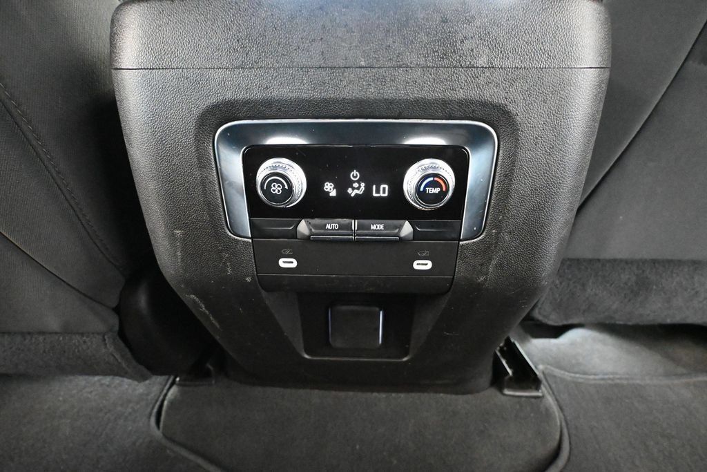 Used 2021 GMC Yukon SLE AWD/4WD image 30